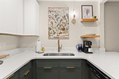 Condo in Orlando, Florida, 1 bedroom  № 2203376 - photo 4
