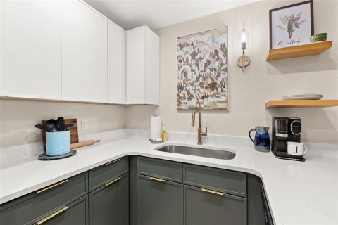Condo in Orlando, Florida, 1 bedroom  № 2203376 - photo 3