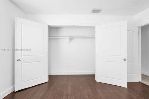 Снять в аренду виллу или дом в Холливуд, Флорида 3 спальни, 186.55м2, № 1998864 - фото 16