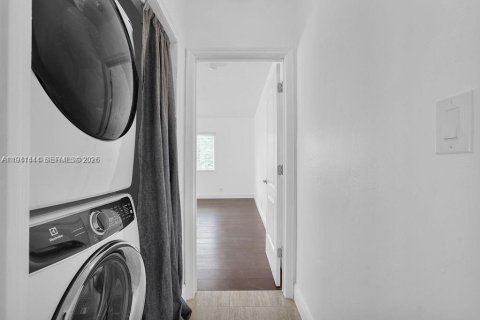 Снять в аренду виллу или дом в Холливуд, Флорида 3 спальни, 186.55м2, № 1998864 - фото 22