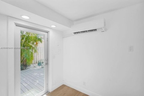 Снять в аренду виллу или дом в Холливуд, Флорида 3 спальни, 186.55м2, № 1998864 - фото 23