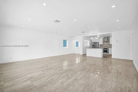 Снять в аренду виллу или дом в Холливуд, Флорида 3 спальни, 186.55м2, № 1998864 - фото 10