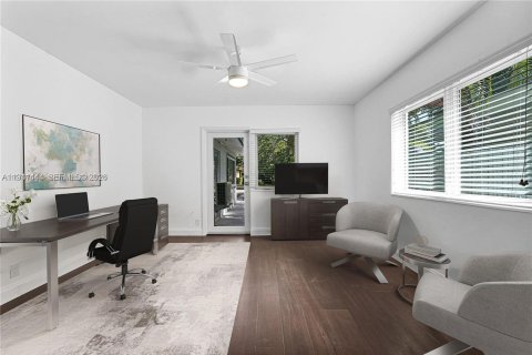 Снять в аренду виллу или дом в Холливуд, Флорида 3 спальни, 186.55м2, № 1998864 - фото 18