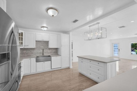 Снять в аренду виллу или дом в Холливуд, Флорида 3 спальни, 186.55м2, № 1998864 - фото 8