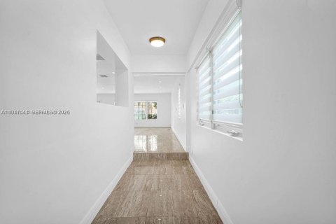 Снять в аренду виллу или дом в Холливуд, Флорида 3 спальни, 186.55м2, № 1998864 - фото 21