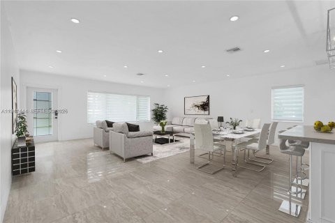 Снять в аренду виллу или дом в Холливуд, Флорида 3 спальни, 186.55м2, № 1998864 - фото 9