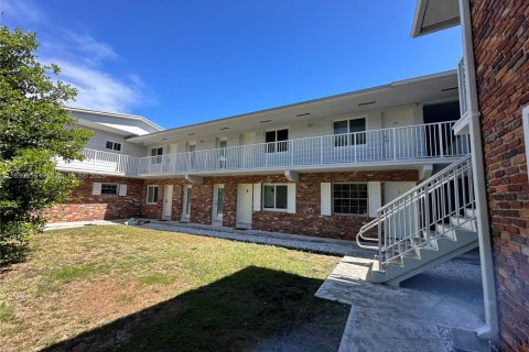 Copropriété à louer à Key Biscayne, Floride: 38.09 m2 № 1893334 - photo 2
