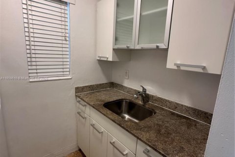 Copropriété à louer à Key Biscayne, Floride: 38.09 m2 № 1893334 - photo 12