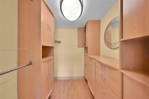 Copropriété à louer à Lighthouse Point, Floride: 2 chambres, 91.42 m2 № 1982286 - photo 11