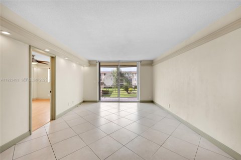 Copropriété à louer à Lighthouse Point, Floride: 2 chambres, 91.42 m2 № 1982286 - photo 2