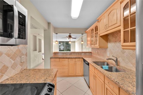 Copropriété à louer à Lighthouse Point, Floride: 2 chambres, 91.42 m2 № 1982286 - photo 4