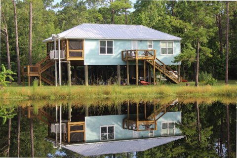Casa en venta en Freeport, Florida, 2 dormitorios, 98.1 m2 № 590133 - foto 1