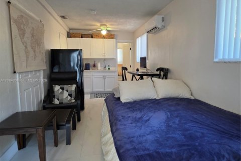 Immobilier commercial à louer à Hollywood, Floride: 117.61 m2 № 2351301 - photo 15
