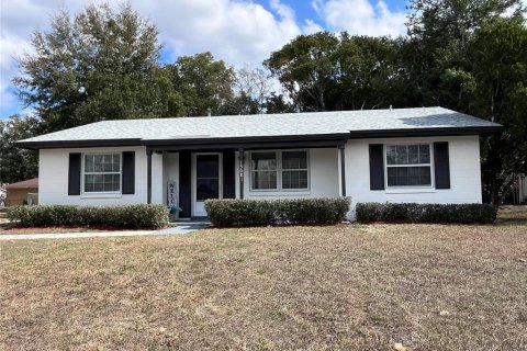 House in Ocala, Florida 3 bedrooms, 112.69 sq.m. № 1913033 - photo 1