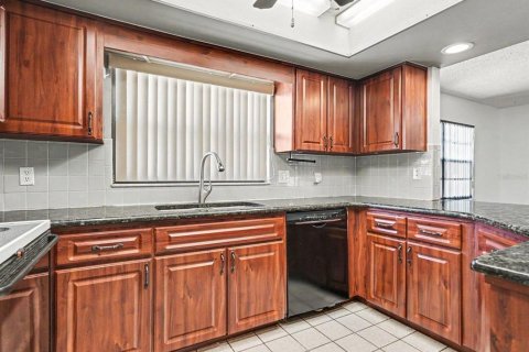 Купить виллу или дом в Спринг-Хилл, Флорида 4 комнаты, 165.37м2, № 2112240 - фото 12