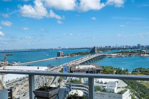 Copropriété à louer à Miami, Floride: 2 chambres, 166.67 m2 № 2397336 - photo 3