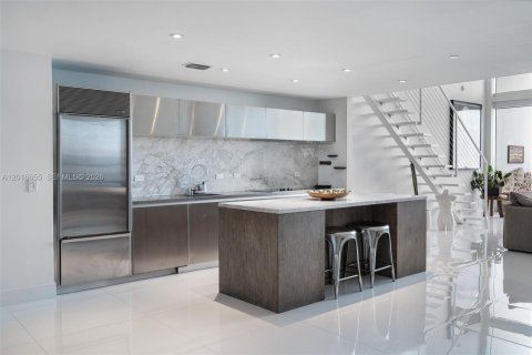 Copropriété à louer à Miami, Floride: 2 chambres, 166.67 m2 № 2397336 - photo 7