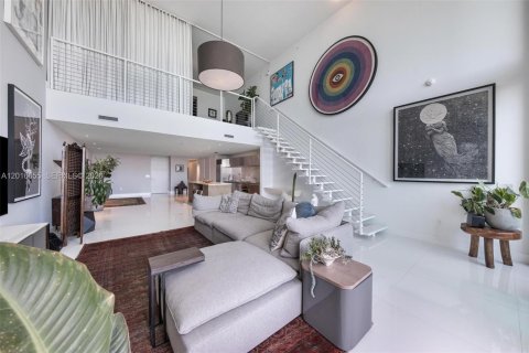 Copropriété à louer à Miami, Floride: 2 chambres, 166.67 m2 № 2397336 - photo 21
