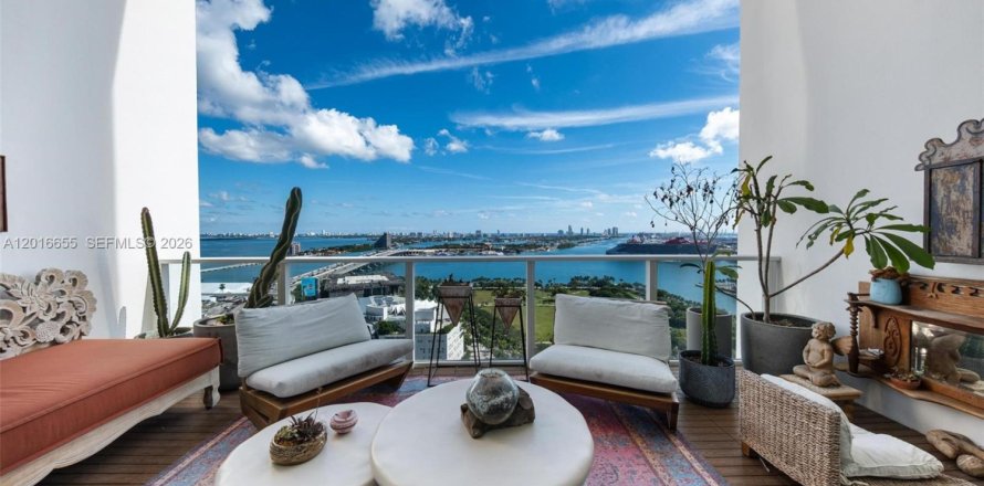 Condo à Miami, Floride, 2 chambres  № 2397336