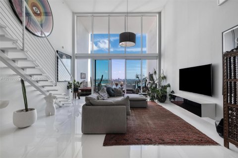 Copropriété à louer à Miami, Floride: 2 chambres, 166.67 m2 № 2397336 - photo 4