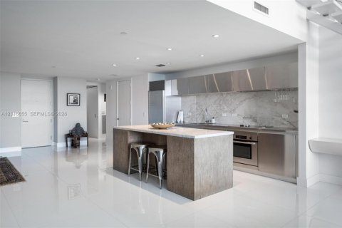 Copropriété à louer à Miami, Floride: 2 chambres, 166.67 m2 № 2397336 - photo 10