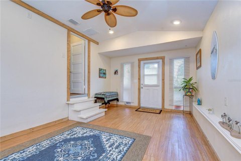 Villa ou maison à vendre à Gulfport, Floride: 2 chambres, 98.85 m2 № 2206922 - photo 4