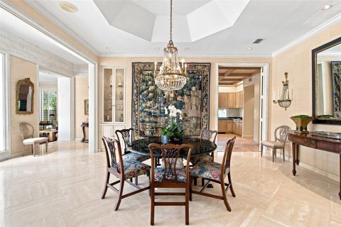 House in Tampa, Florida 9 bedrooms, 1002.04 sq.m. № 2418336 - photo 21