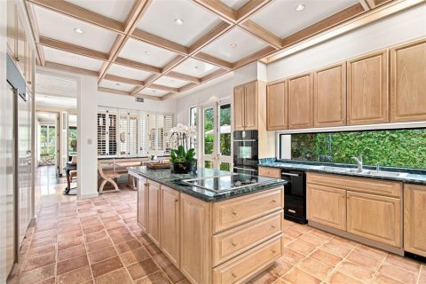 House in Tampa, Florida 9 bedrooms, 1002.04 sq.m. № 2418336 - photo 22