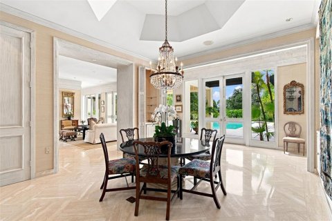 House in Tampa, Florida 9 bedrooms, 1002.04 sq.m. № 2418336 - photo 20