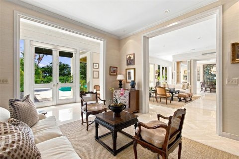 House in Tampa, Florida 9 bedrooms, 1002.04 sq.m. № 2418336 - photo 19