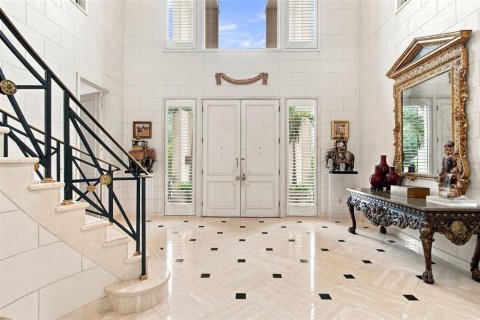 House in Tampa, Florida 9 bedrooms, 1002.04 sq.m. № 2418336 - photo 14