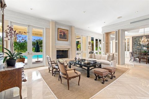 House in Tampa, Florida 9 bedrooms, 1002.04 sq.m. № 2418336 - photo 15