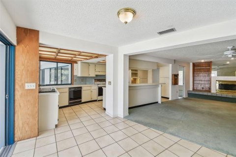 House in Tampa, Florida 4 bedrooms, 264.12 sq.m. № 1650741 - photo 14