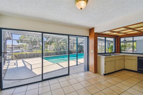 House in Tampa, Florida 4 bedrooms, 264.12 sq.m. № 1650741 - photo 13