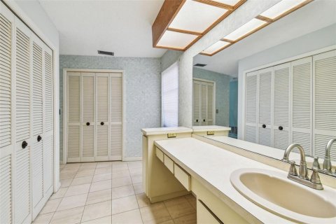 House in Tampa, Florida 4 bedrooms, 264.12 sq.m. № 1650741 - photo 29