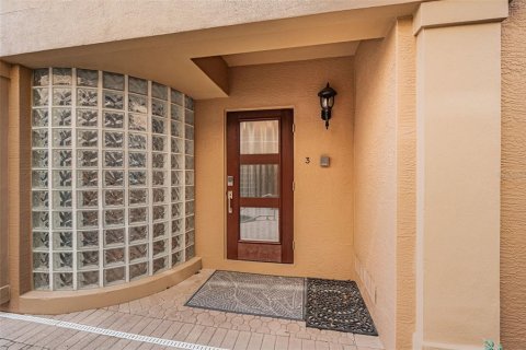 Townhouse in Saint Pete Beach, Florida 3 bedrooms, 286.14 sq.m. № 2198182 - photo 8