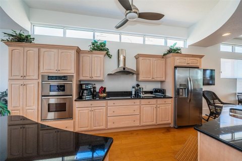 Townhouse in Saint Pete Beach, Florida 3 bedrooms, 286.14 sq.m. № 2198182 - photo 25