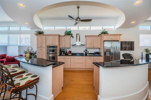 Townhouse in Saint Pete Beach, Florida 3 bedrooms, 286.14 sq.m. № 2198182 - photo 21