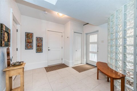 Townhouse in Saint Pete Beach, Florida 3 bedrooms, 286.14 sq.m. № 2198182 - photo 9