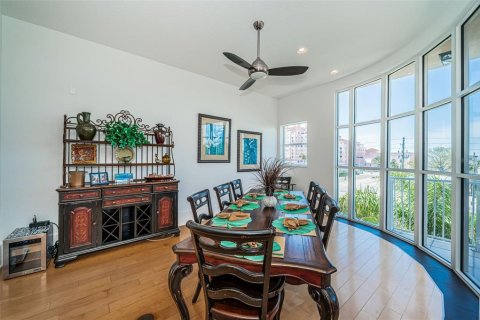 Townhouse in Saint Pete Beach, Florida 3 bedrooms, 286.14 sq.m. № 2198182 - photo 29