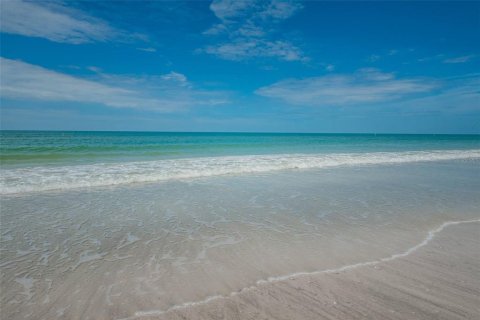 Townhouse in Saint Pete Beach, Florida 3 bedrooms, 286.14 sq.m. № 2198182 - photo 3