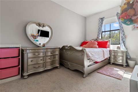 Townhouse in Doral, Florida 4 bedrooms, 165.64 sq.m. № 1863827 - photo 11