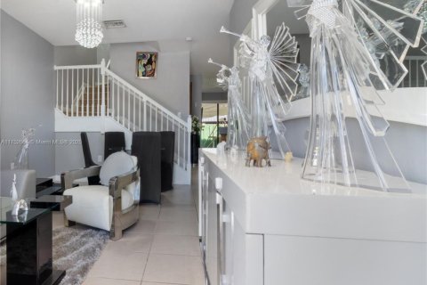 Townhouse in Doral, Florida 4 bedrooms, 165.64 sq.m. № 1863827 - photo 3