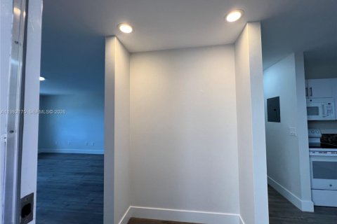 Condo in Cutler Bay, Florida, 1 bedroom  № 2043312