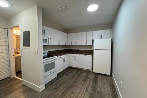 Condo in Cutler Bay, Florida, 1 bedroom  № 2043312 - photo 7