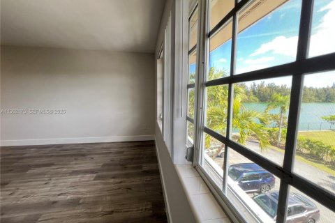 Condo in Cutler Bay, Florida, 1 bedroom  № 2043312 - photo 4