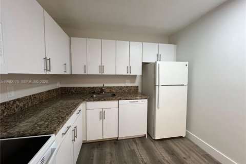 Condo in Cutler Bay, Florida, 1 bedroom  № 2043312 - photo 9