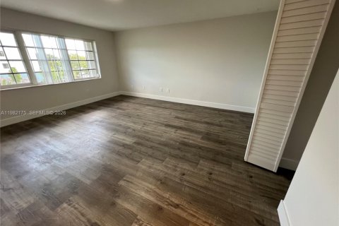 Condo in Cutler Bay, Florida, 1 bedroom  № 2043312 - photo 18