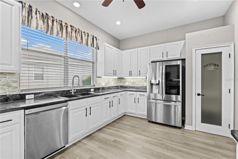Villa ou maison à vendre à Leesburg, Floride: 3 chambres, 273.6 m2 № 2147662 - photo 19