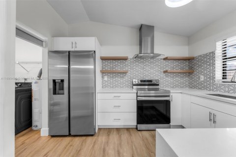 Купить виллу или дом в Майами, Флорида 3 спальни, 150.69м2, № 1944613 - фото 12